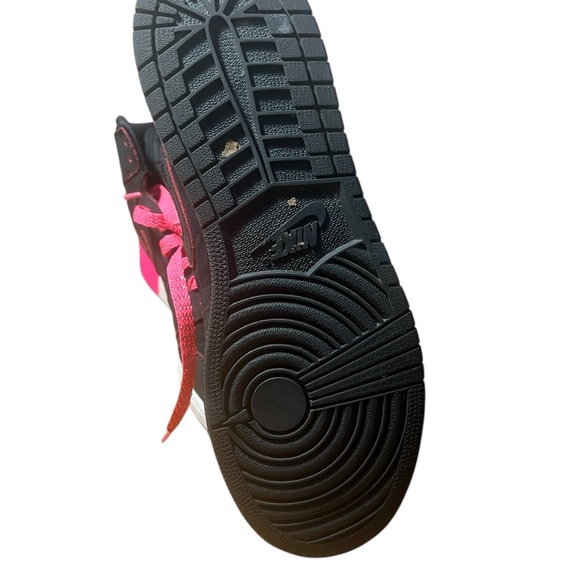 Jordan 1 Retro Black Hyper Pink size 7Y - Picture 5 of 7